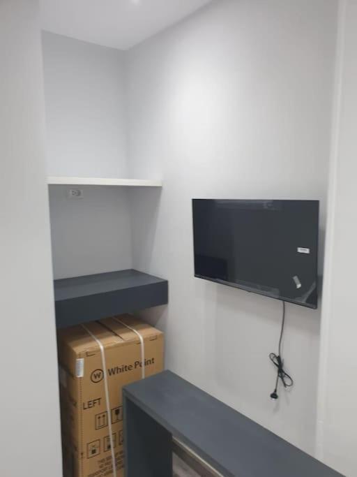 One Bedroom Nc Apartment *