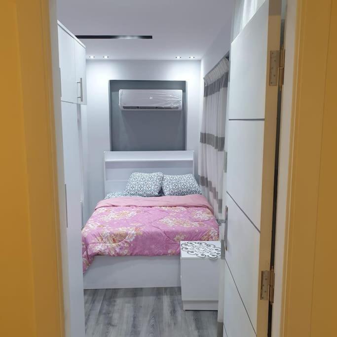 One Bedroom Nc Apartment *